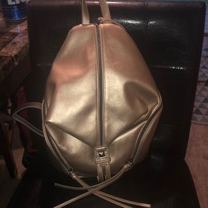 Goldish backpack🎒🔥💗🤗